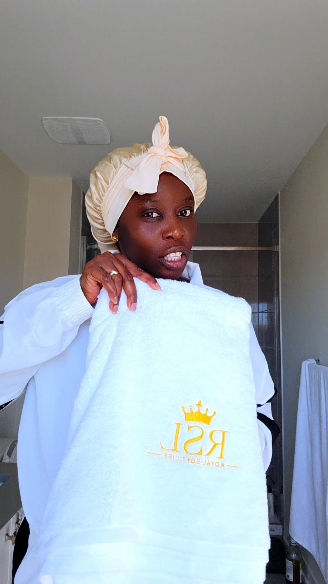 The Royal Bath Towel - Image 6