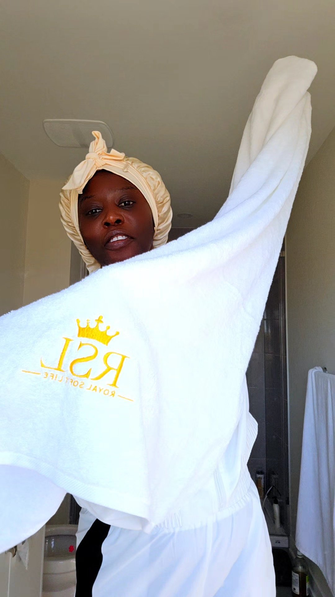 The Royal Bath Towel - Image 9